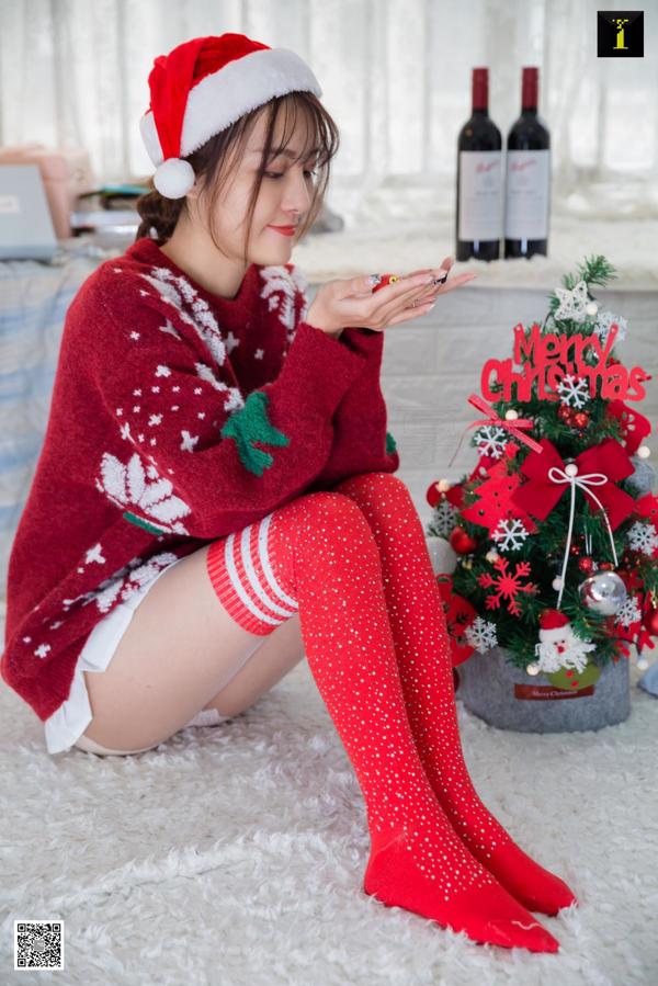 ワンピング「赤ワインとクリスマス」[IsstoIESS]ストッキングの美しい脚