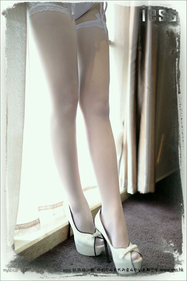 Silk Foot Bento 044 Chu Chu "The God of Legs and White Stockings" [IESS Weird and Interesting]