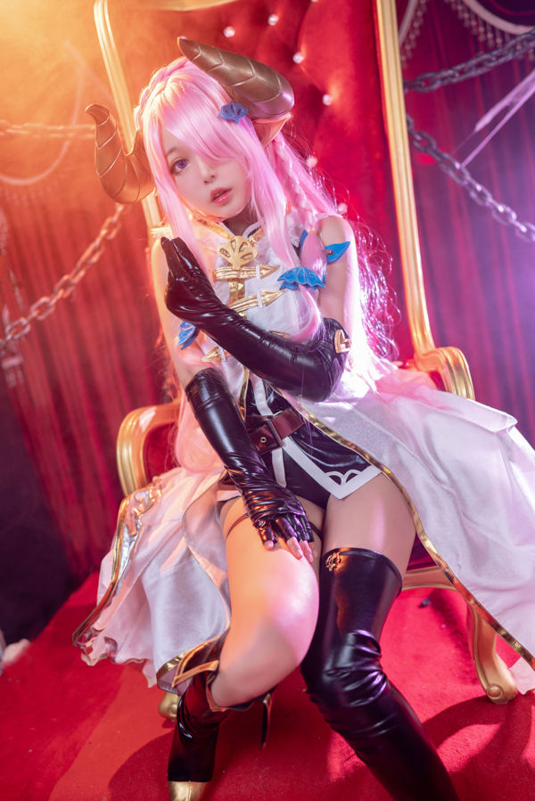 [Ảnh Cosplay] Cô gái xinh xắn mắt to mèo đen OvO - Narumea
