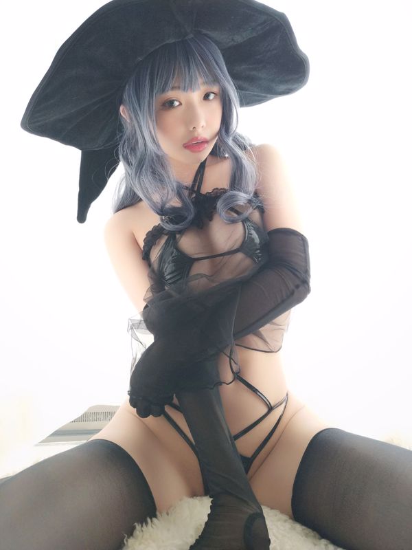 Coser雯妹不講道理 《女巫》