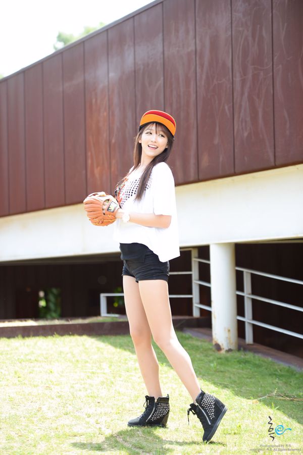 La raccolta di foto della modella coreana Lee In Hye "Hot Pants Series"